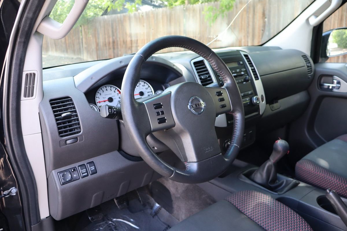 Used 2012 Nissan Frontier PRO-4X AWD/4WD image 15
