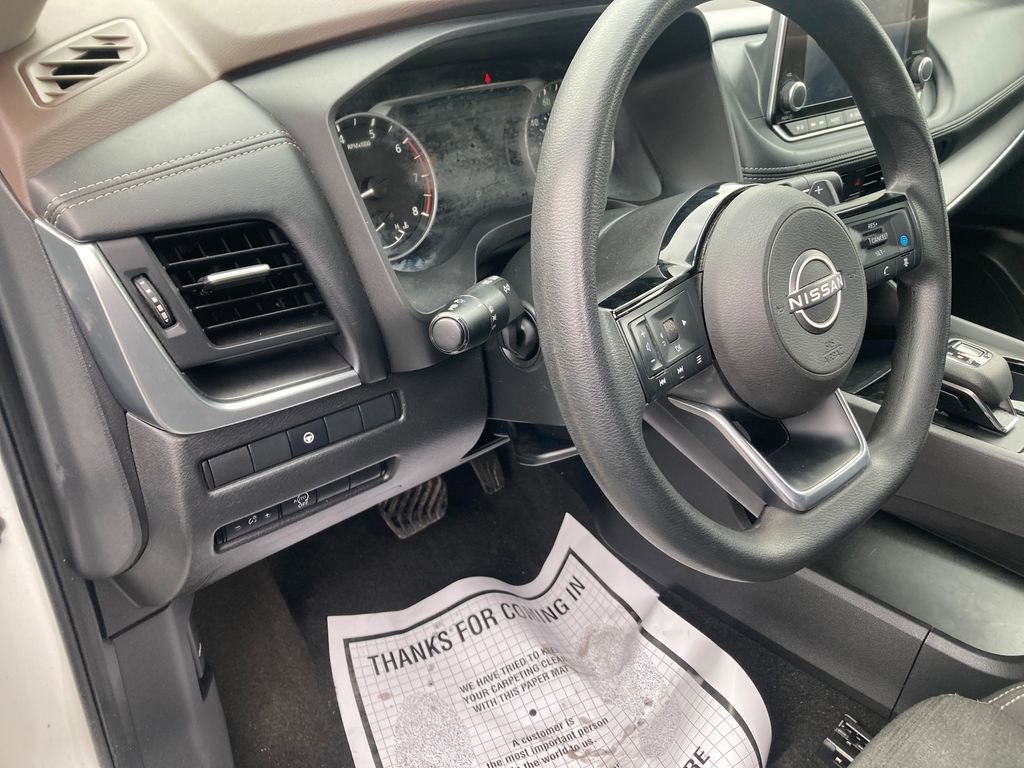 Used 2023 Nissan Rogue SV image 28