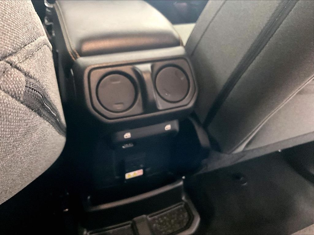 Used 2024 Jeep Wrangler Unlimited Sahara AWD/4WD image 27