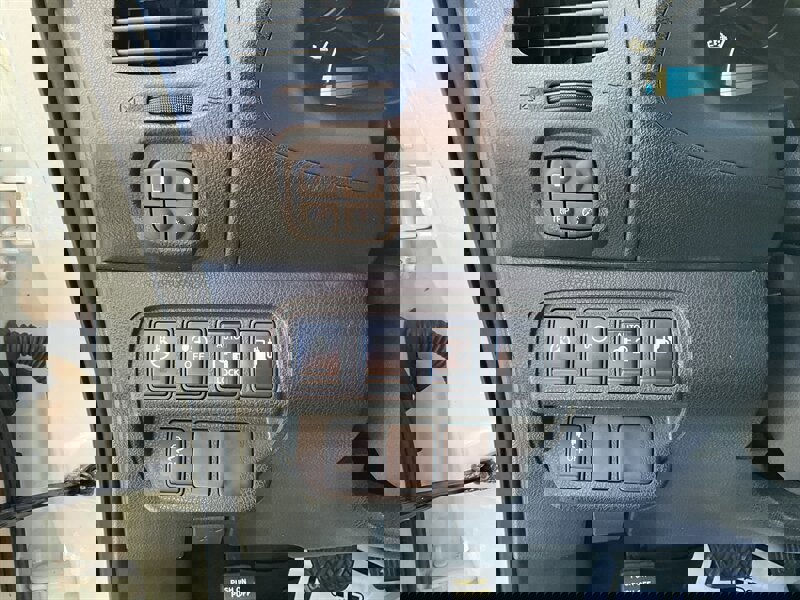 Used 2014 Nissan Leaf SL w/ Premium Package image 17