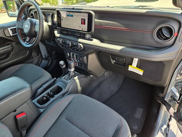 Used 2024 Jeep Wrangler Rubicon AWD/4WD image 16