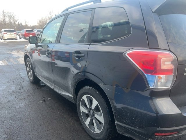 Used 2018 Subaru Forester 2.5i Premium w/ All-Weather Package image 6