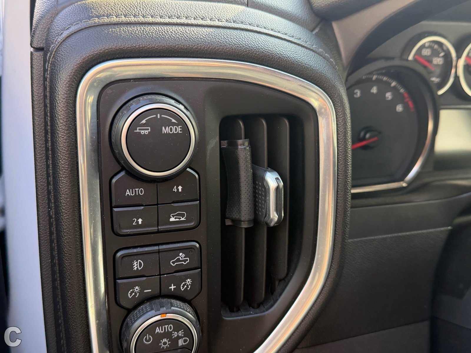 Used 2020 Chevrolet Silverado 1500 LTZ w/ LTZ Plus Package image 13