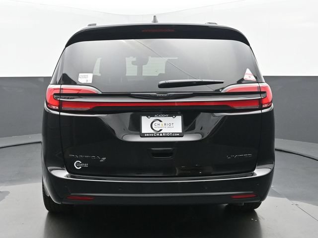 New 2025 Chrysler Pacifica Limited FWD image 5