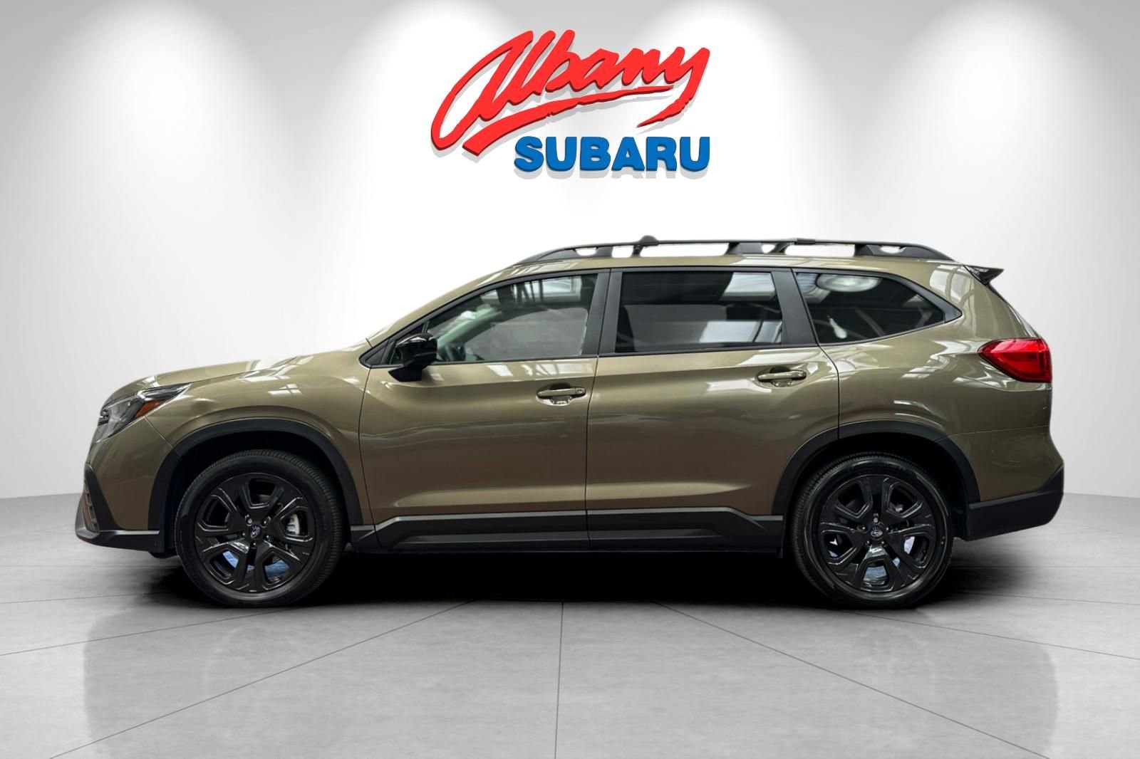 Used 2024 Subaru Ascent Onyx Edition image 8