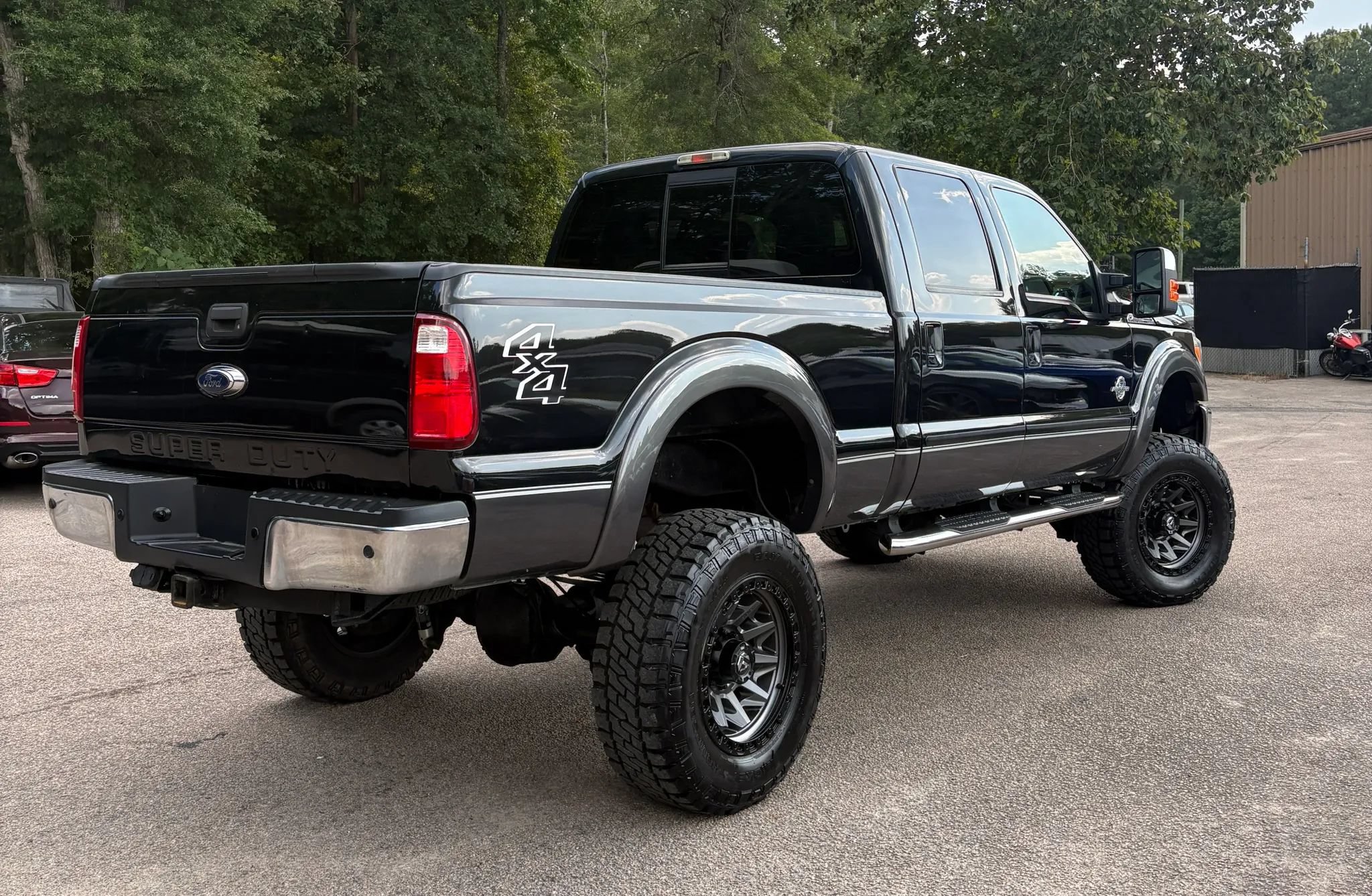 Used 2015 Ford F250 Lariat w/ Lariat Chrome Package AWD/4WD image 6