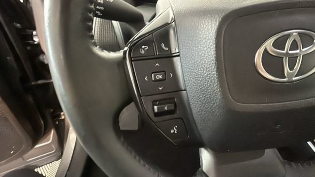 Used 2023 Toyota bZ4X AWD image 16