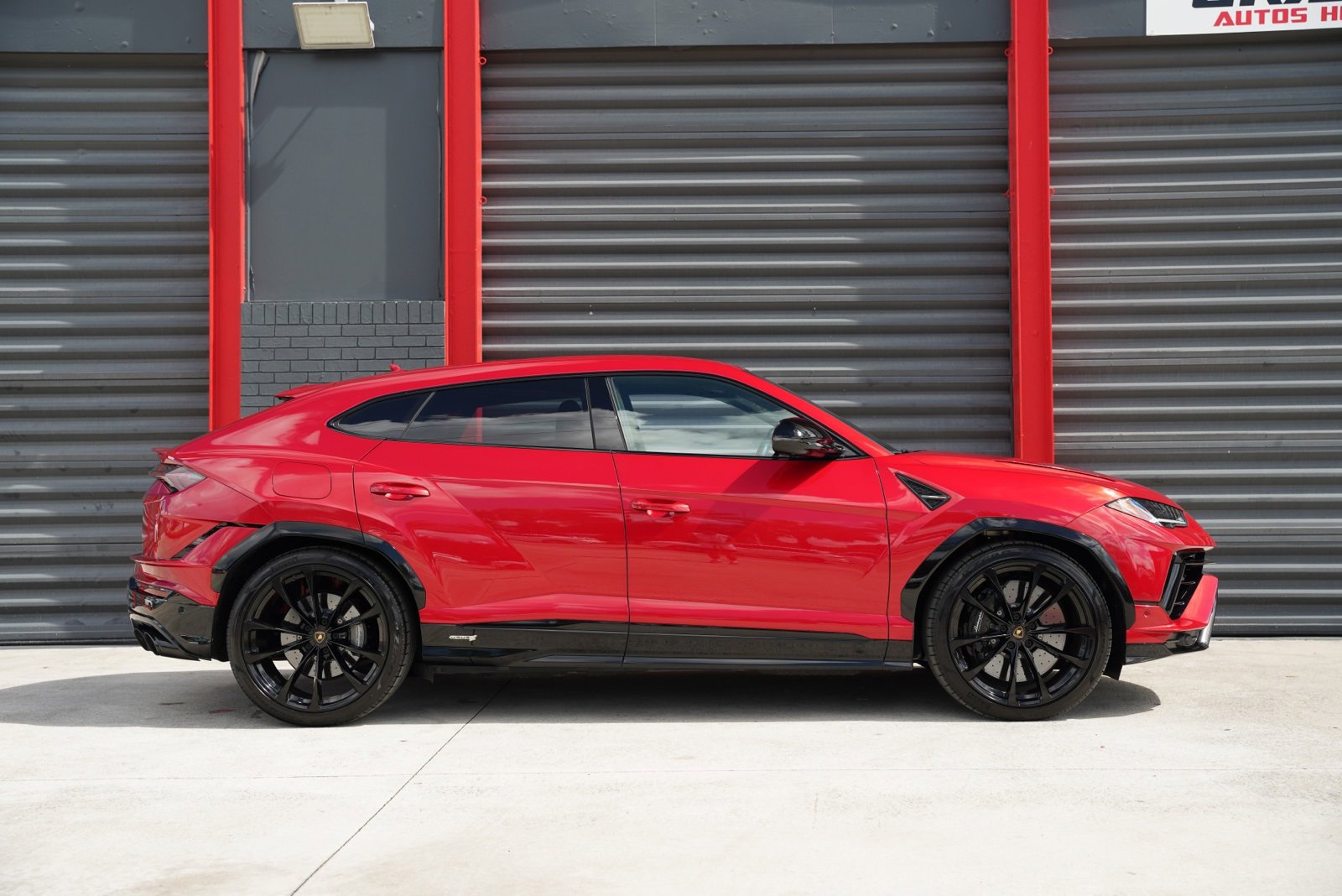 Used 2023 Lamborghini Urus S image 12