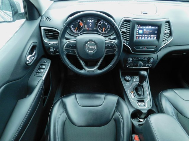 Used 2019 Jeep Cherokee Latitude Plus w/ Cold Weather Group image 3