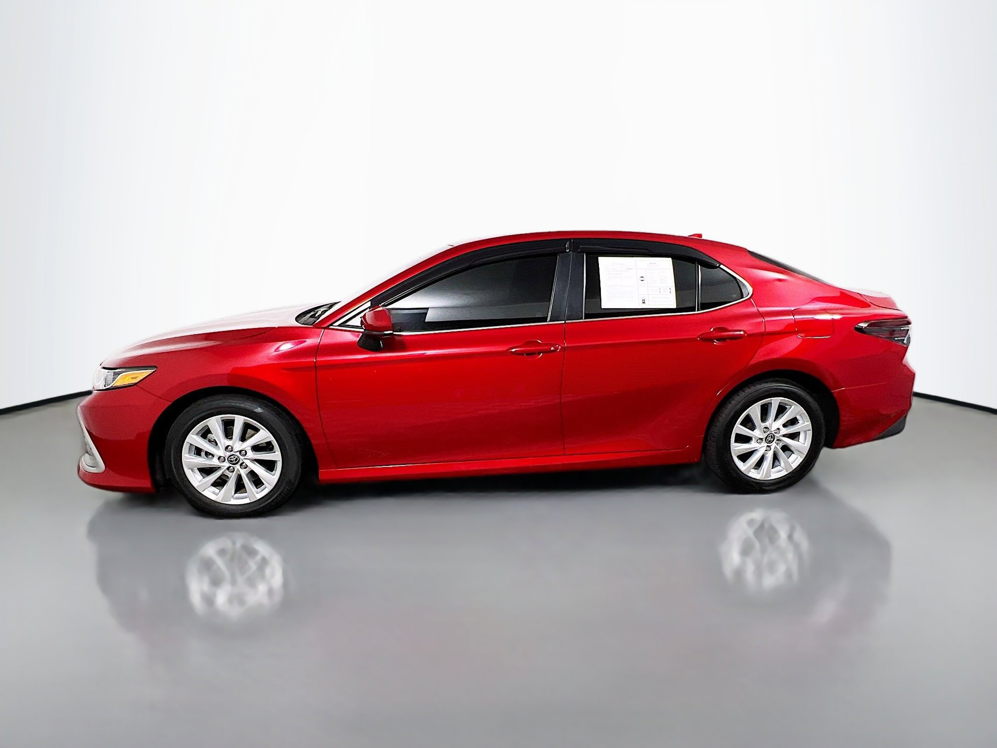 Used 2023 Toyota Camry LE image 9