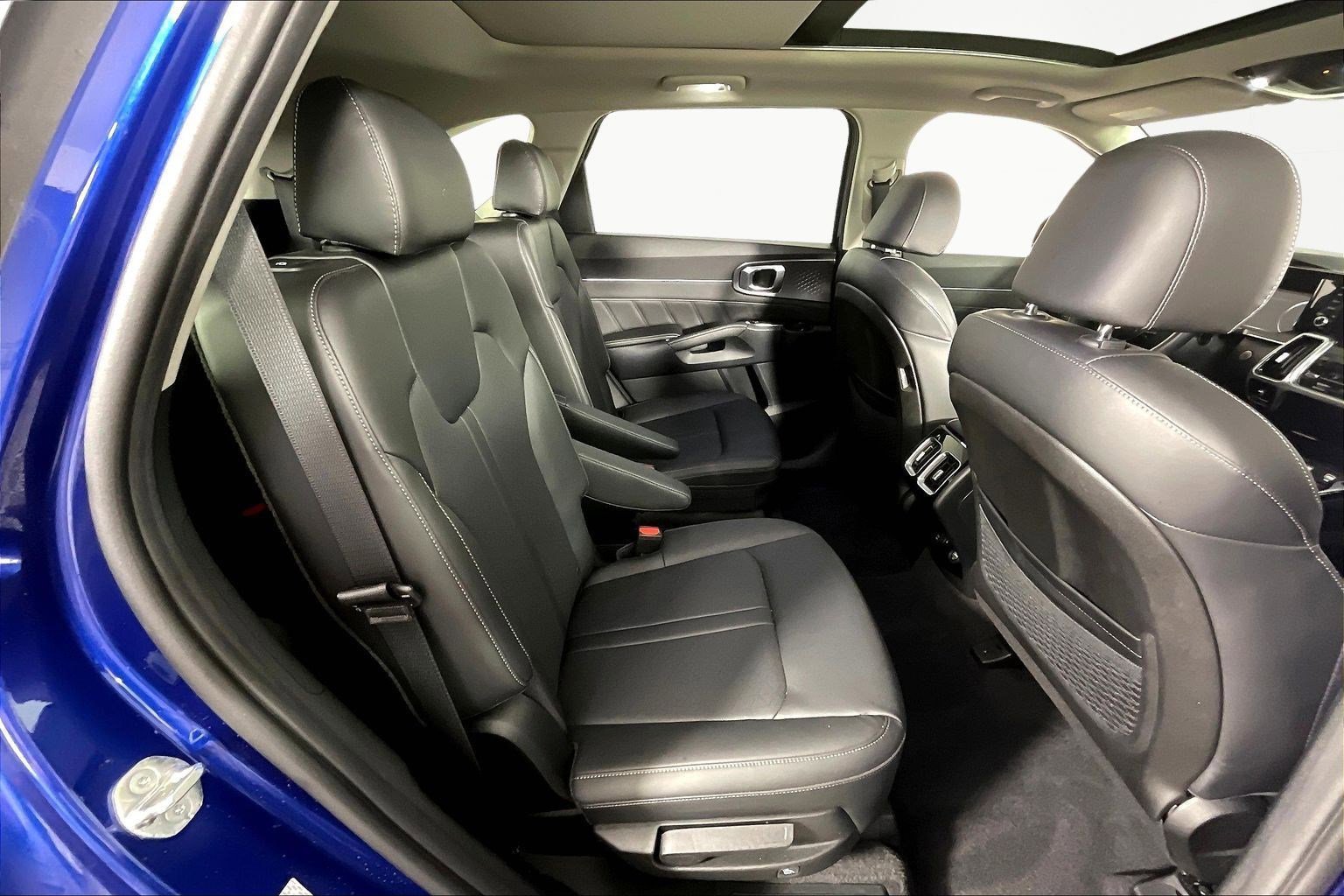 Certified 2023 Kia Sorento SX image 25