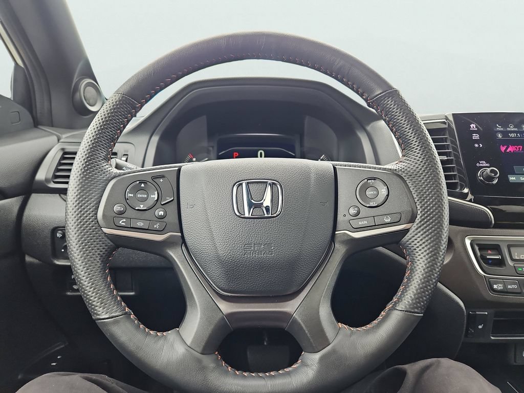 Certified 2025 Honda Passport TrailSport image 33