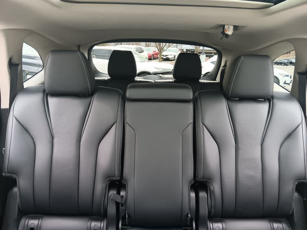 Used 2023 Acura MDX SH-AWD w/ Technology Package image 17
