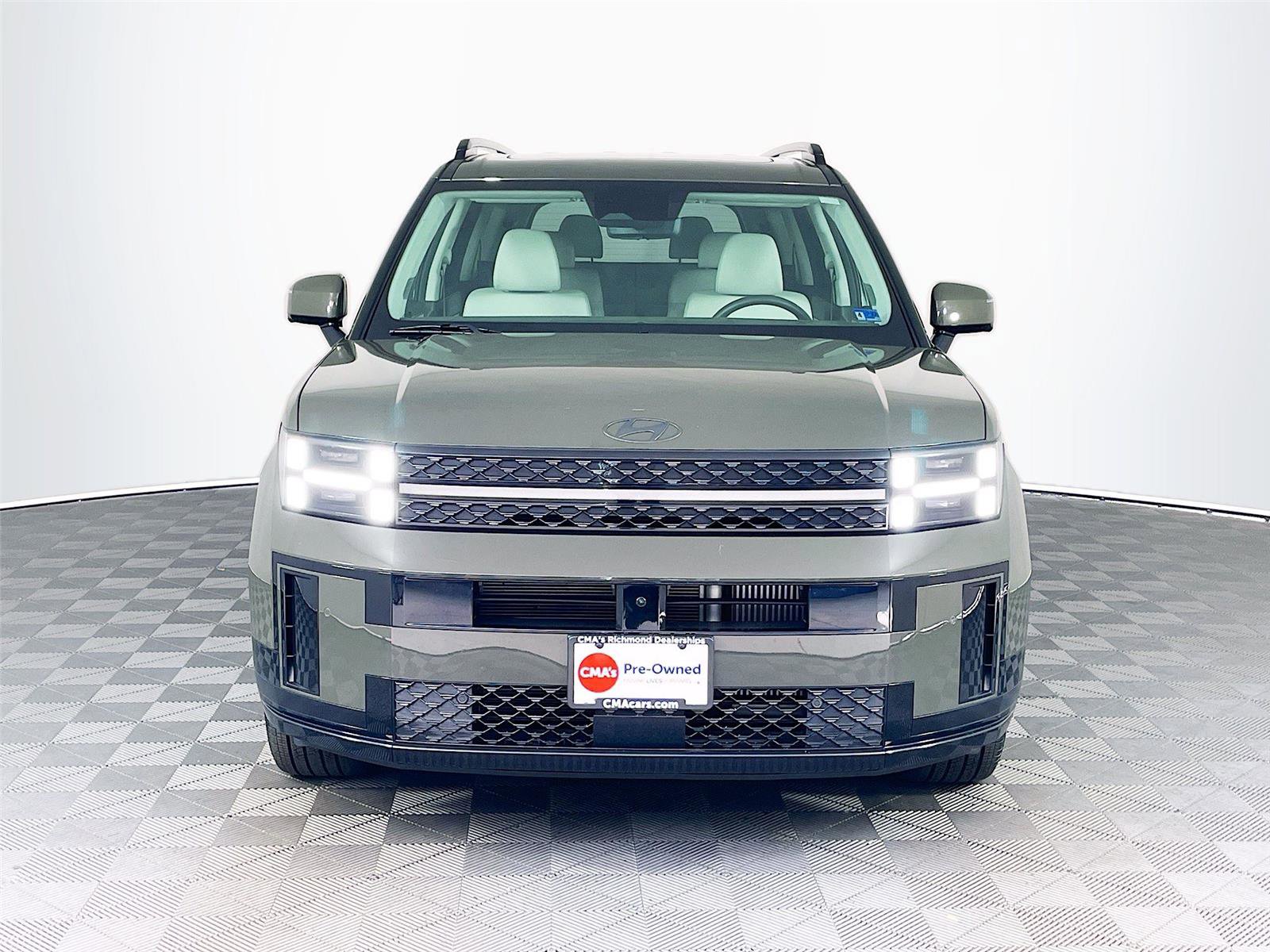 Used 2025 Hyundai Santa Fe Calligraphy image 2