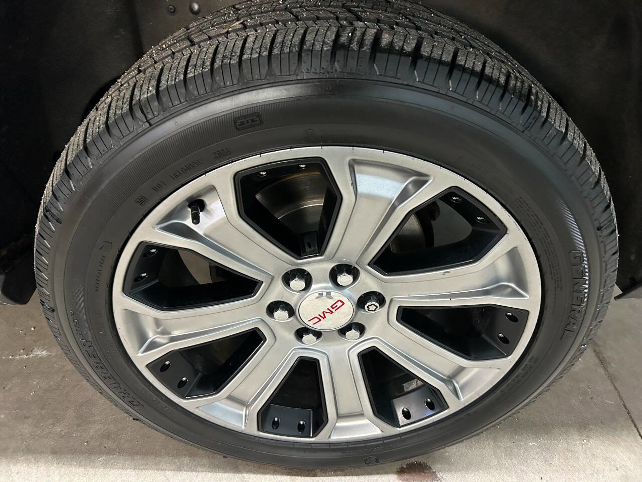 Used 2017 GMC Yukon XL Denali w/ Open Road Package image 43