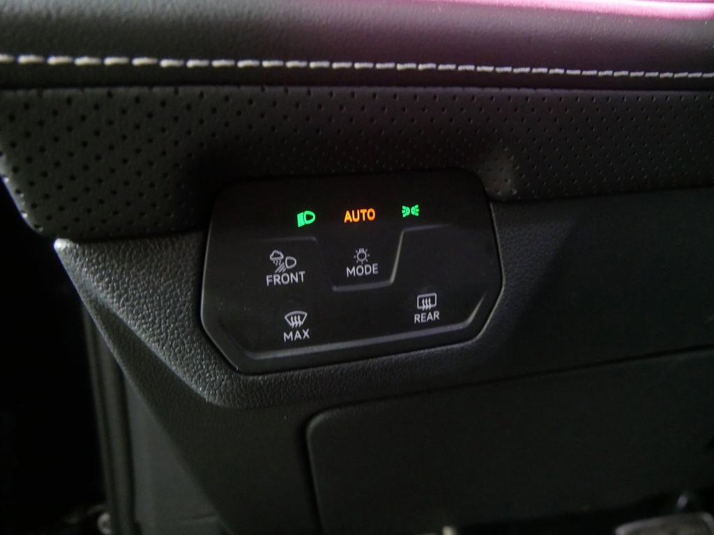 Used 2024 Volkswagen Atlas Cross Sport SEL R-Line image 17