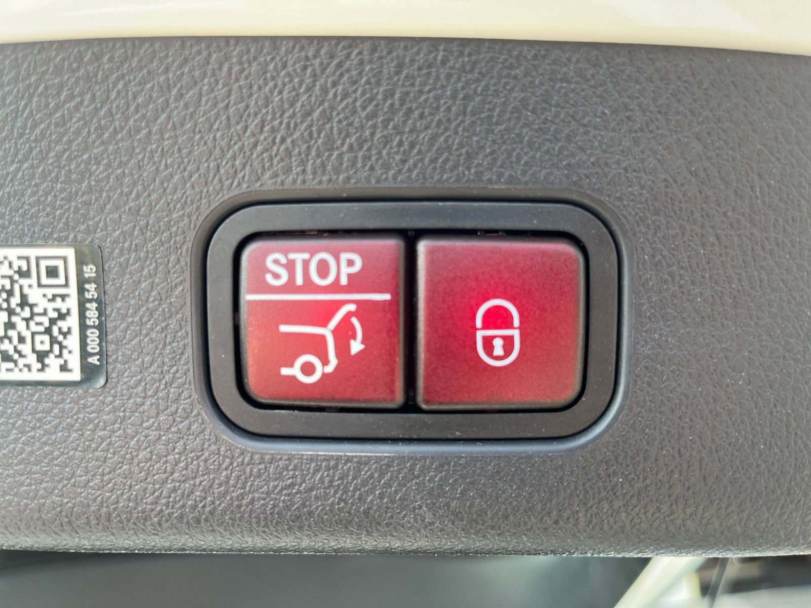 Used 2024 Mercedes-Benz GLC 300 GLC 300 image 23