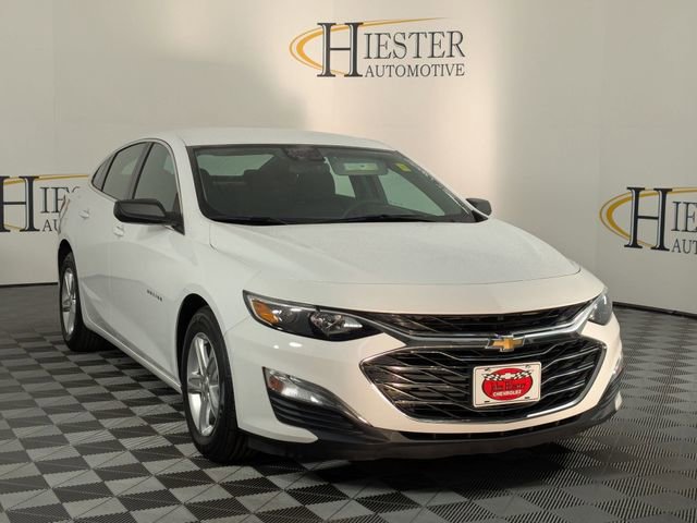 Used 2023 Chevrolet Malibu LS image 2