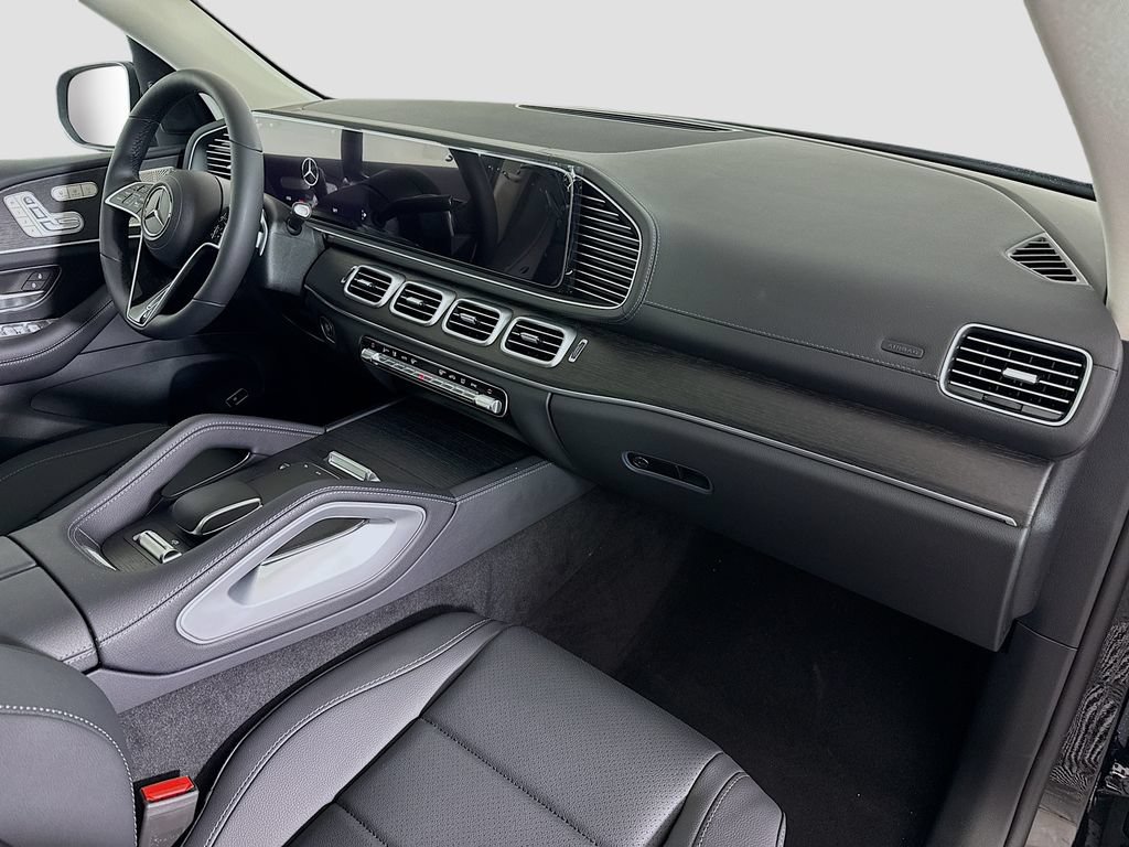 Certified 2026 Mercedes-Benz GLS 450 4MATIC image 32