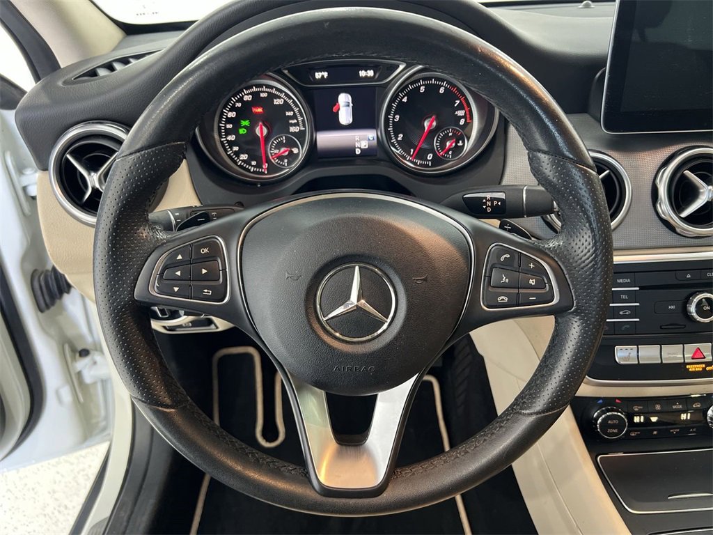 Used 2018 Mercedes-Benz GLA 250 image 11