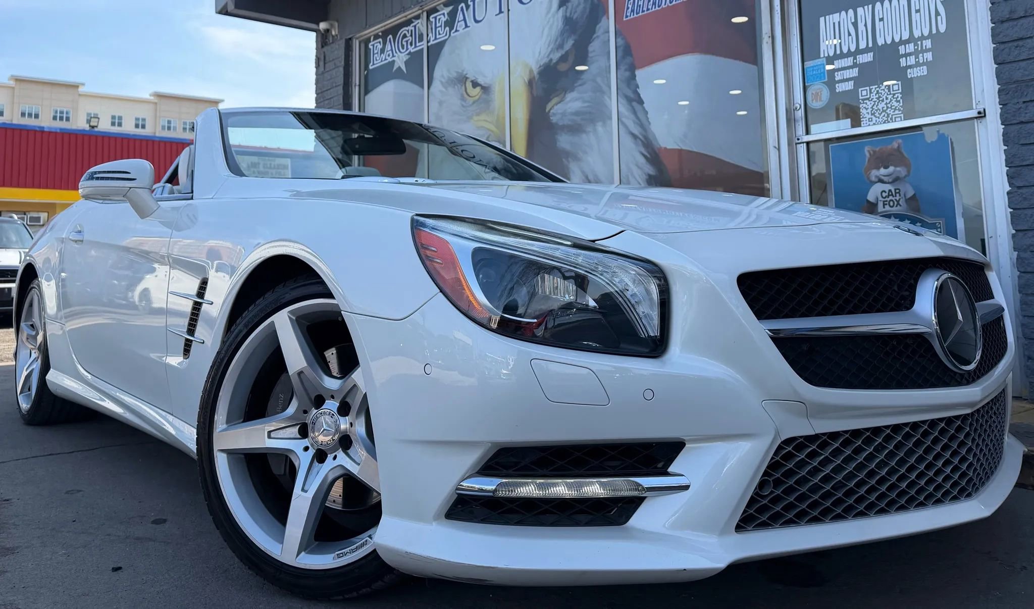 Used 2016 Mercedes-Benz SL 550 w/ Driver Assistance Package image 6