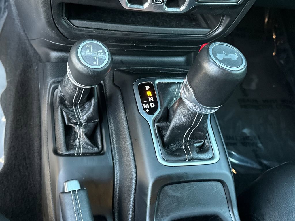 Used 2023 Jeep Wrangler Unlimited Sahara w/ Cold Weather Group AWD/4WD image 28