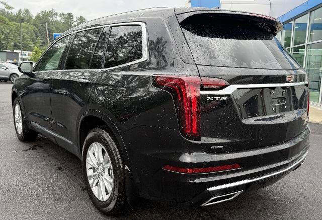 New 2025 Cadillac XT6 Luxury image 3