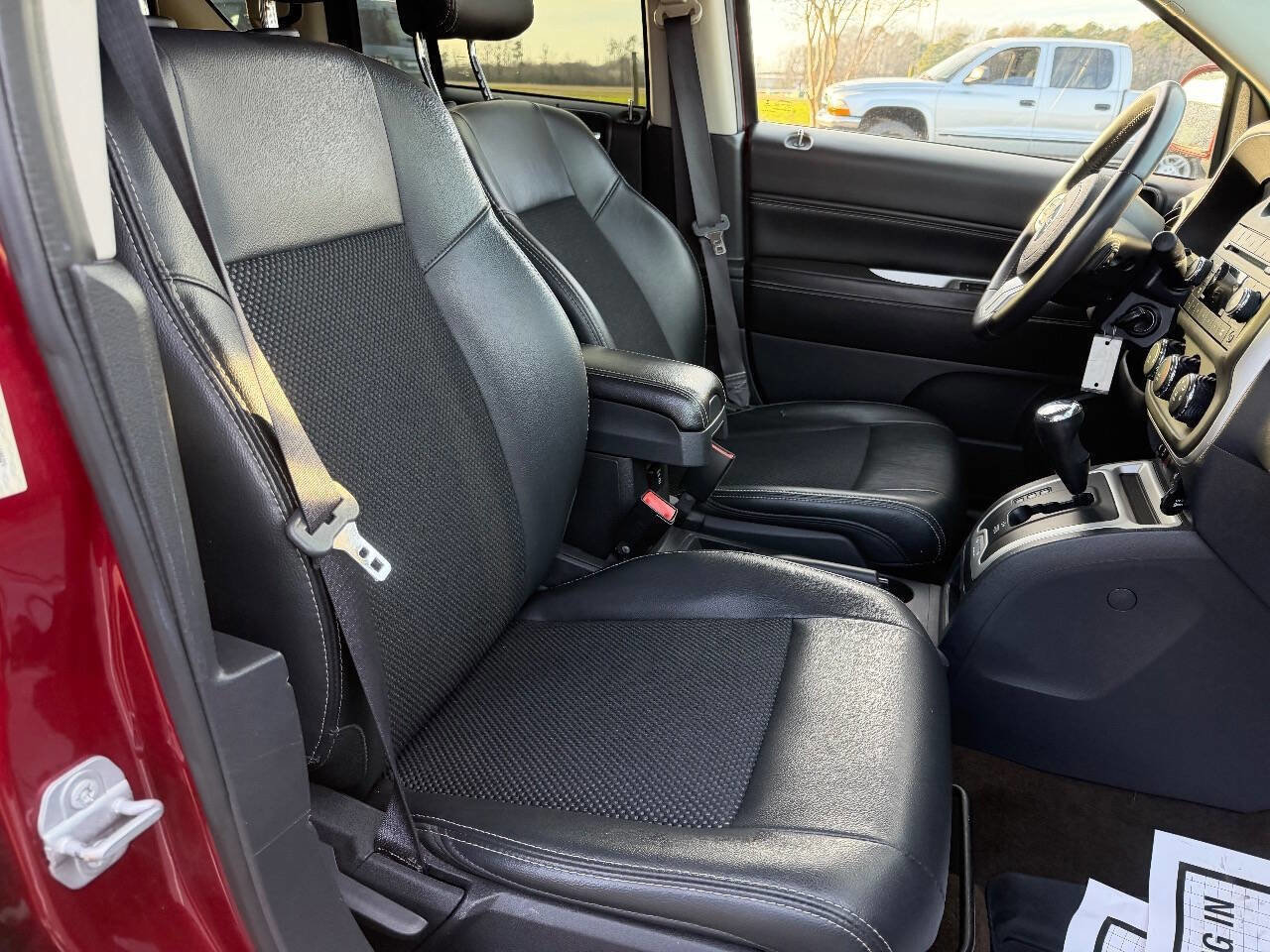 Used 2017 Jeep Compass Latitude image 15