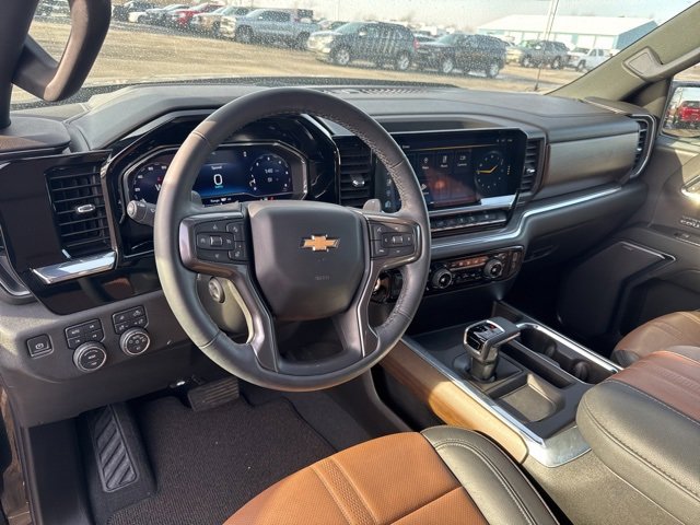 Used 2024 Chevrolet Silverado 1500 High Country w/ Z71 Off-Road Package image 12