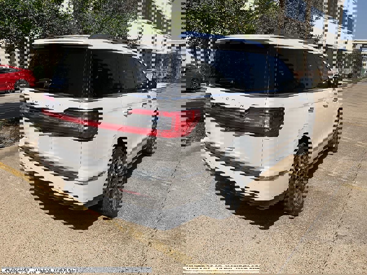 Used 2018 Lincoln Navigator Select w/ Technology Package image 5