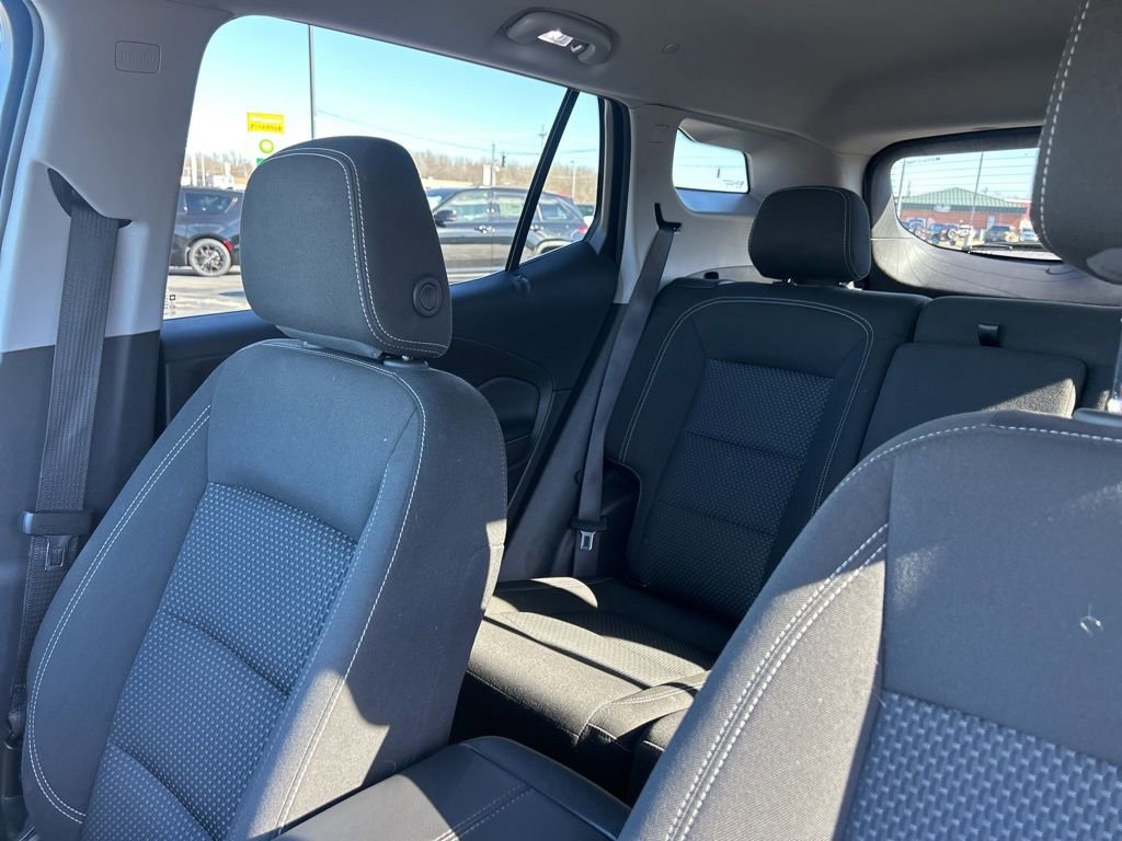 Used 2024 GMC Terrain SLE image 12