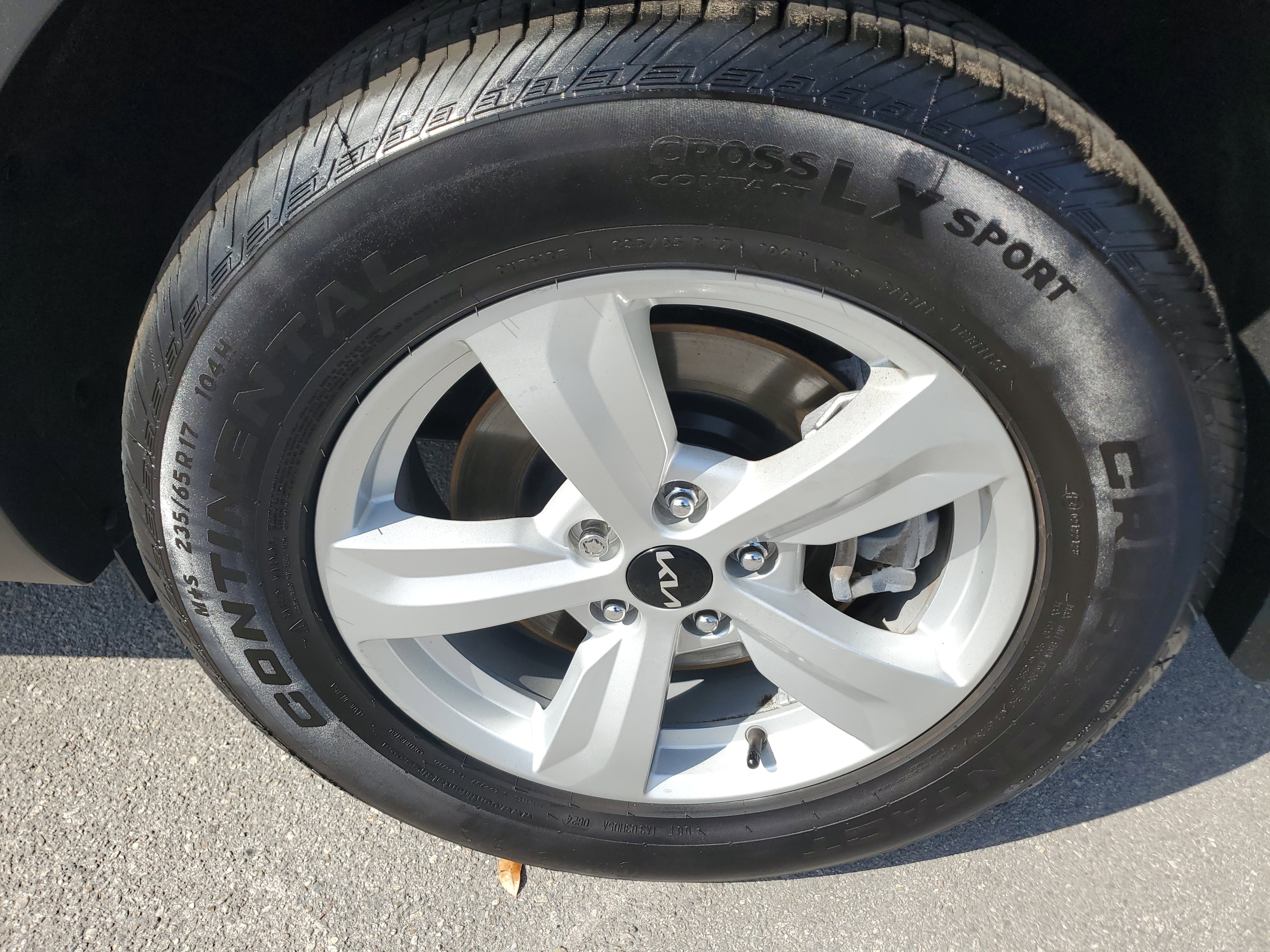 Used 2024 Kia Sorento LX image 29