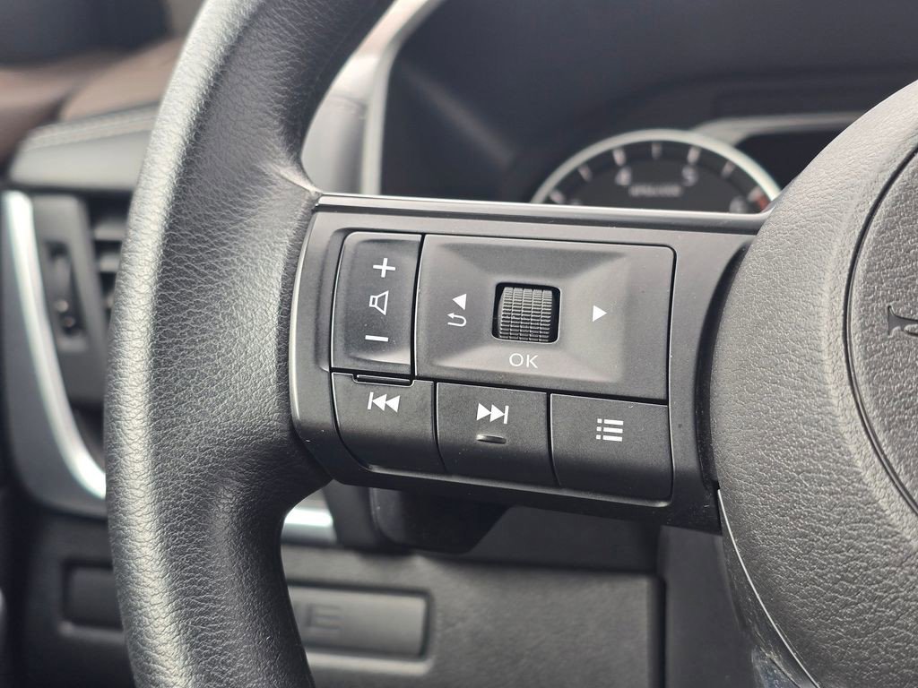 Used 2023 Nissan Rogue S AWD/4WD image 33