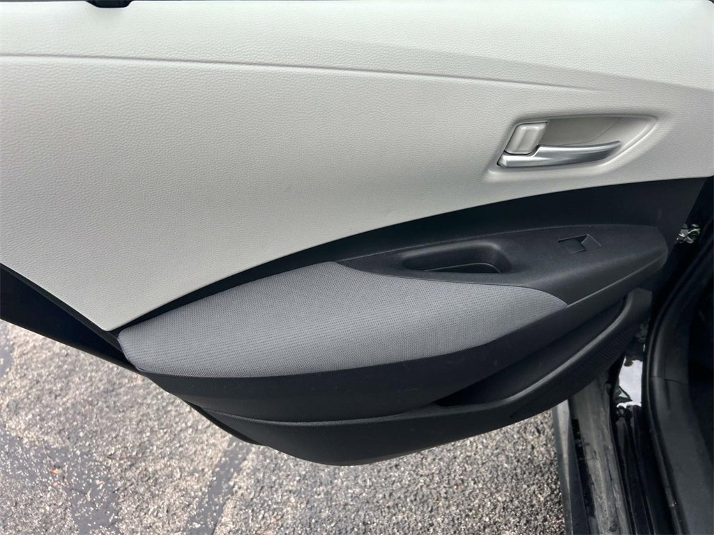 Used 2021 Toyota Corolla L image 16