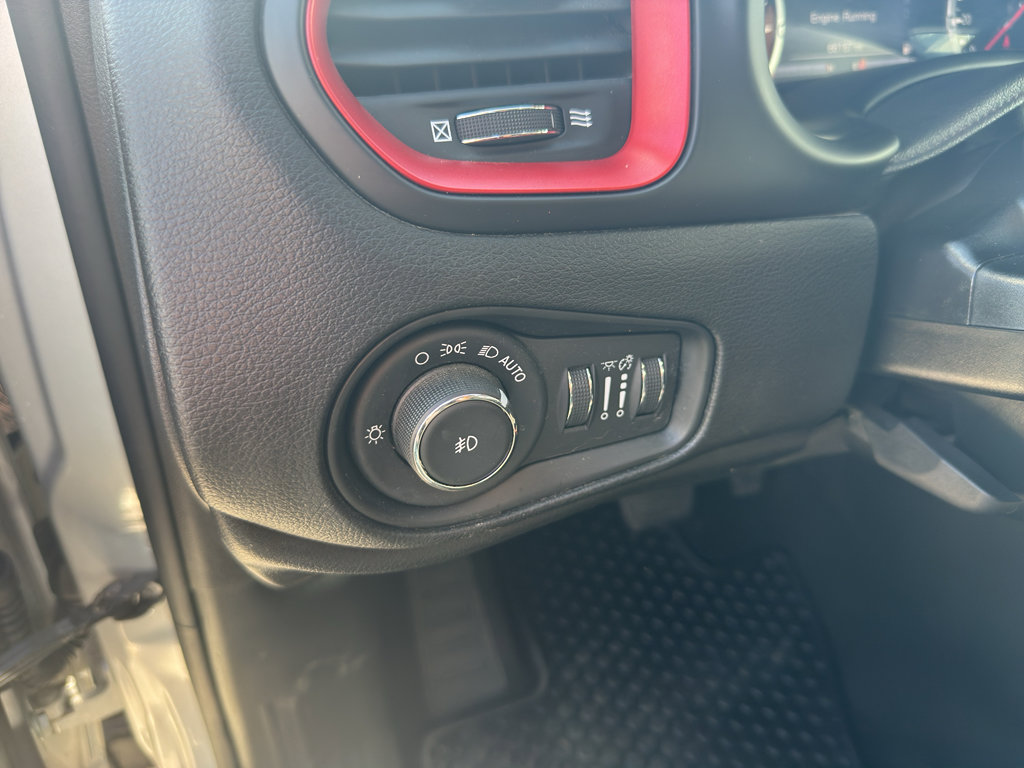 Used 2018 Jeep Renegade Trailhawk w/ Cold Weather Group II image 18