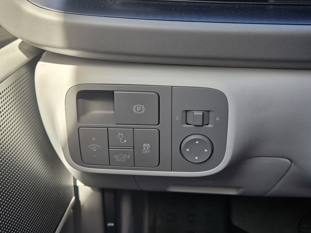 Used 2025 Hyundai Ioniq 6 SEL image 14