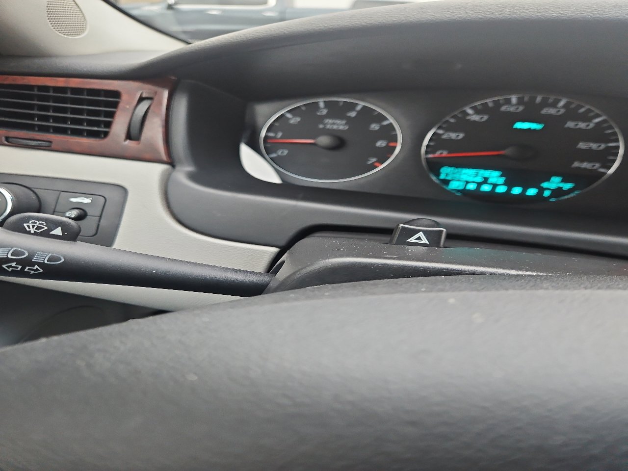 Used 2009 Chevrolet Impala LT w/ Luxury Edition Package image 16