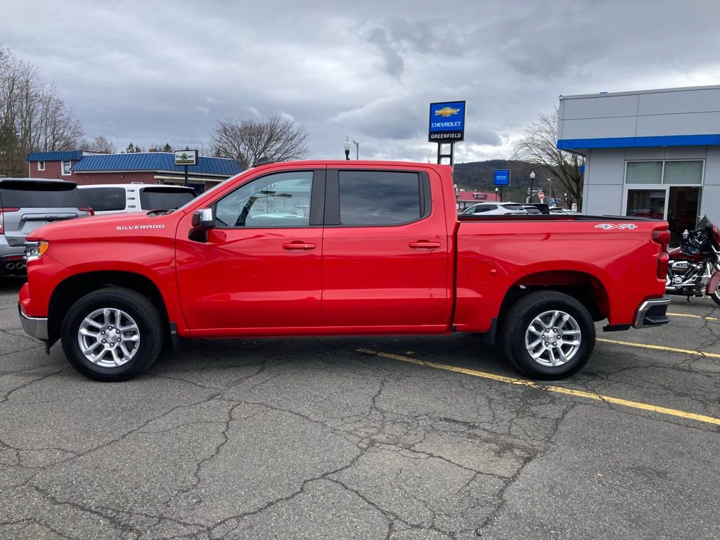 Used 2023 Chevrolet Silverado 1500 LT AWD/4WD image 4