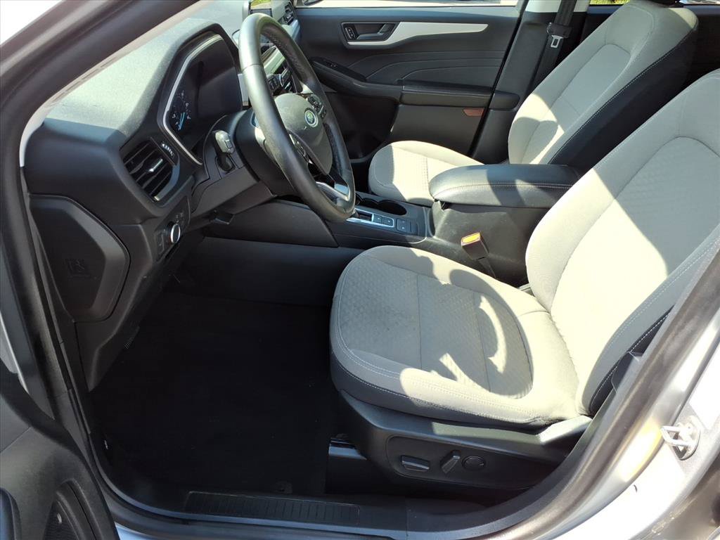 Used 2022 Ford Escape SE w/ SE Sport Appearance Package AWD/4WD image 10