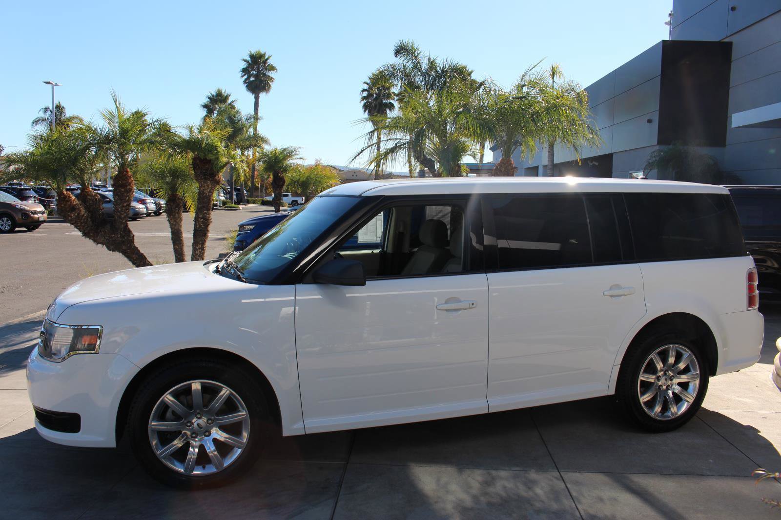 Used 2018 Ford Flex SE image 6