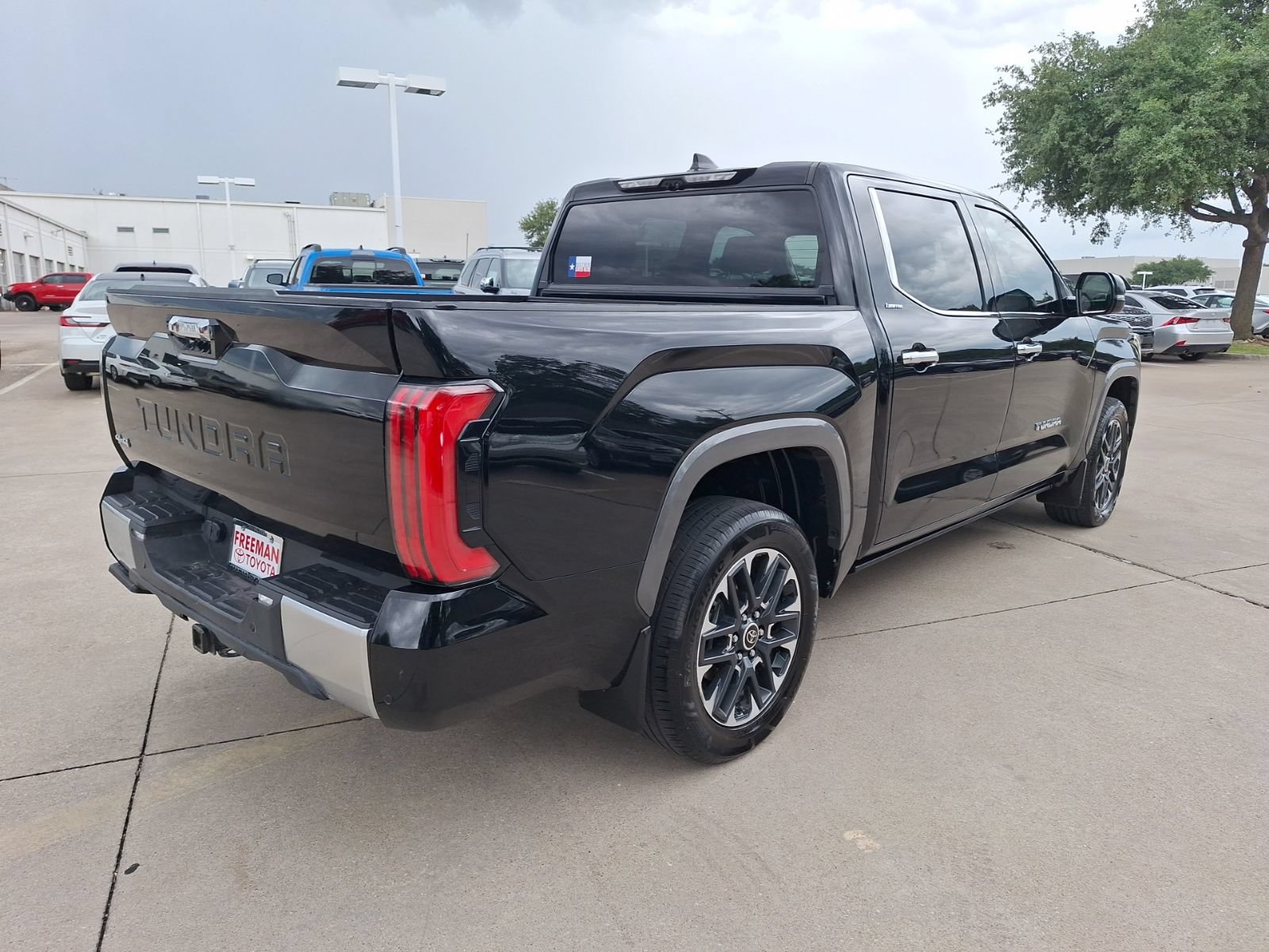 Used 2024 Toyota Tundra Limited AWD/4WD image 6