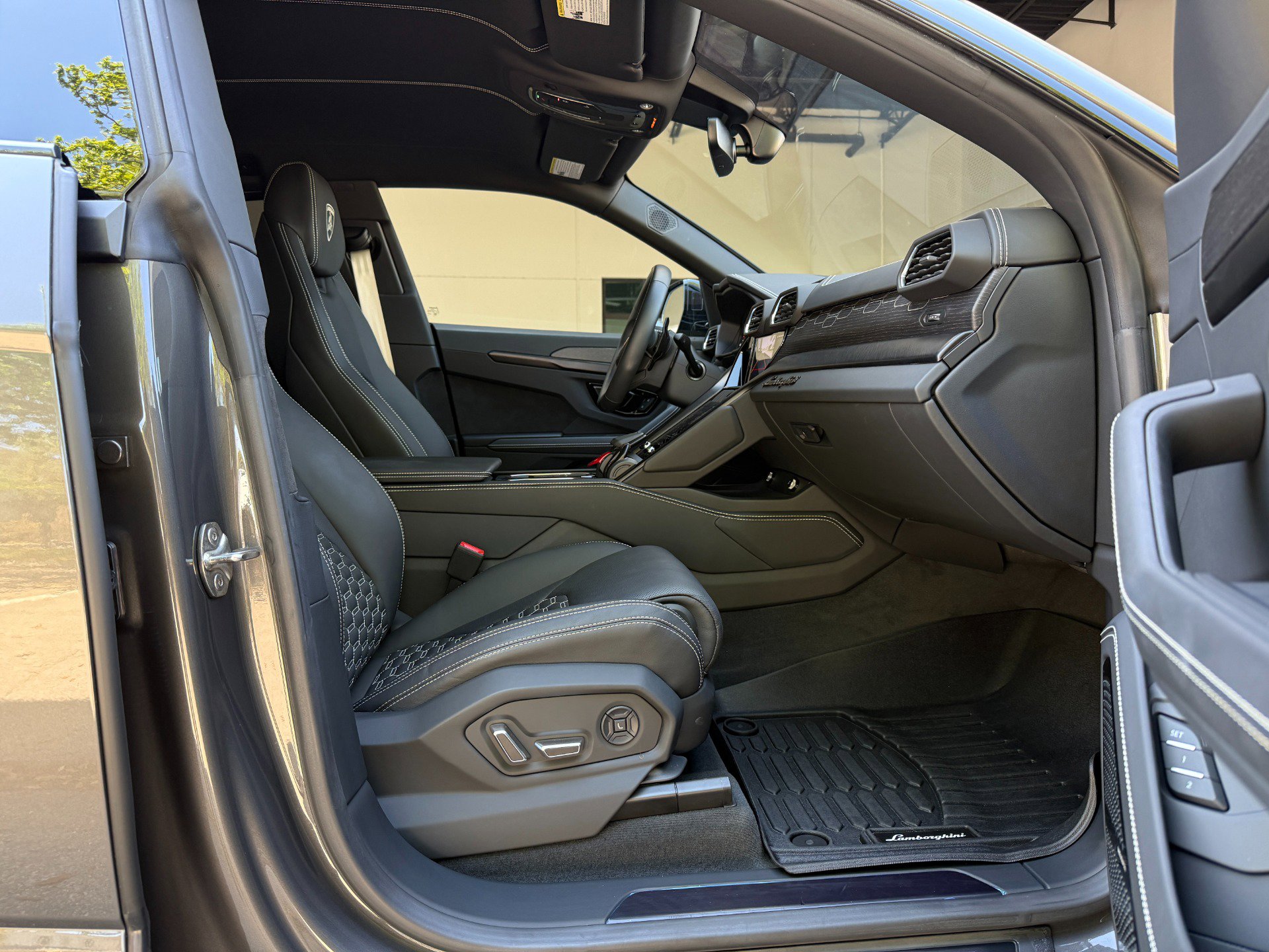Used 2024 Lamborghini Urus S image 20