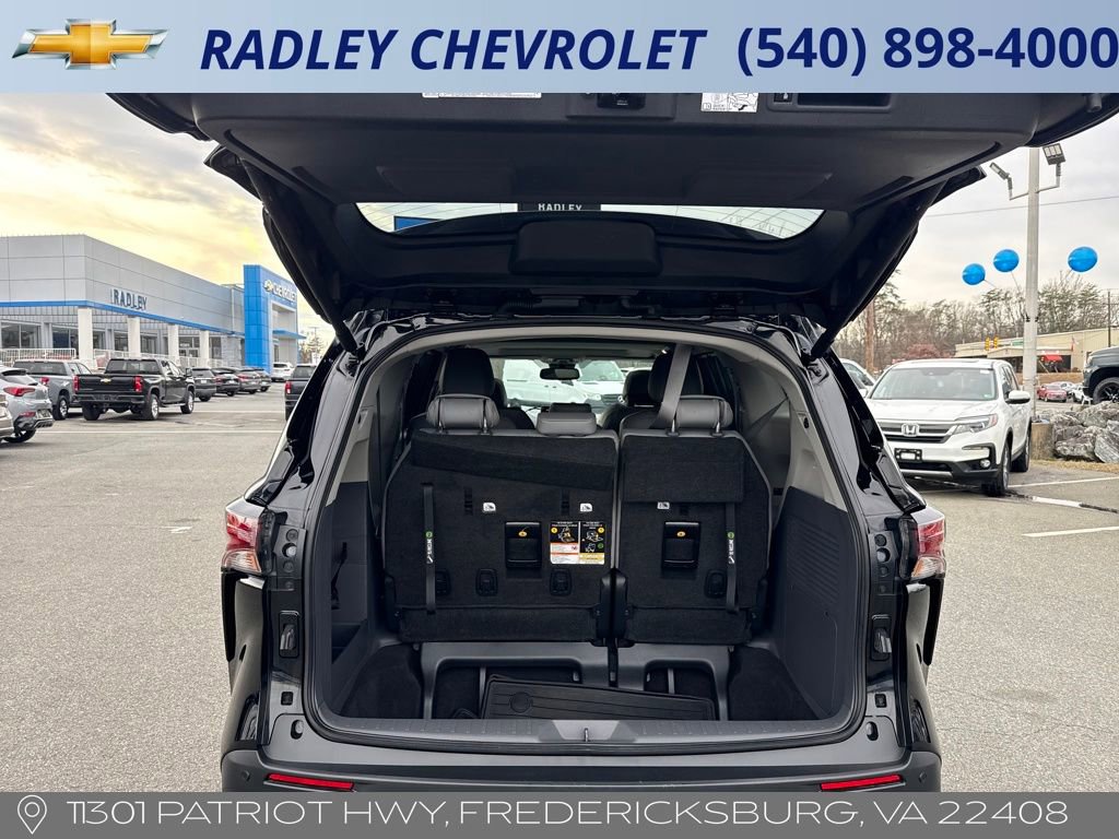 Used 2023 Toyota Sienna XLE image 21