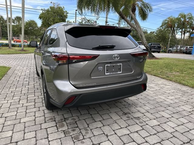 Used 2025 Toyota Highlander XLE FWD image 34