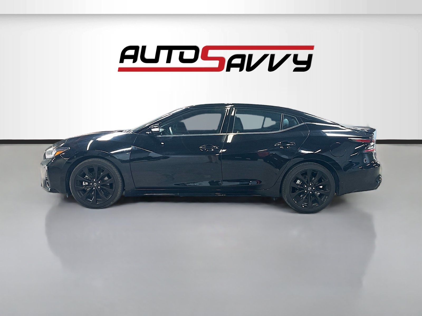 Used 2023 Nissan Maxima SR w/ Sport Mat Group FWD image 4