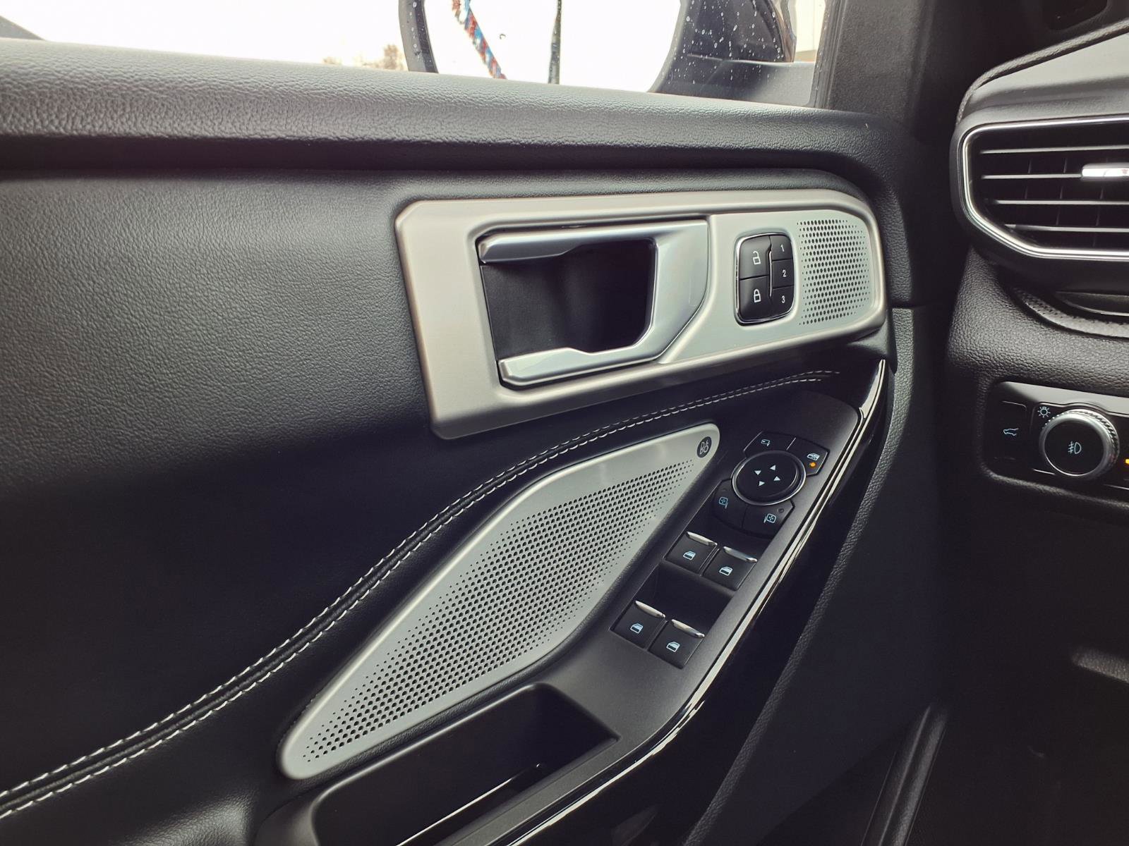 Used 2023 Ford Explorer ST w/ Equipment Group 401A AWD/4WD image 22