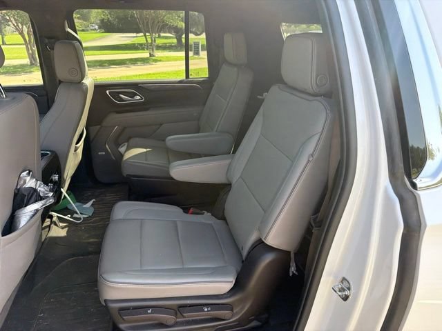 Used 2024 GMC Yukon XL SLT w/ SLT Luxury Package RWD image 7