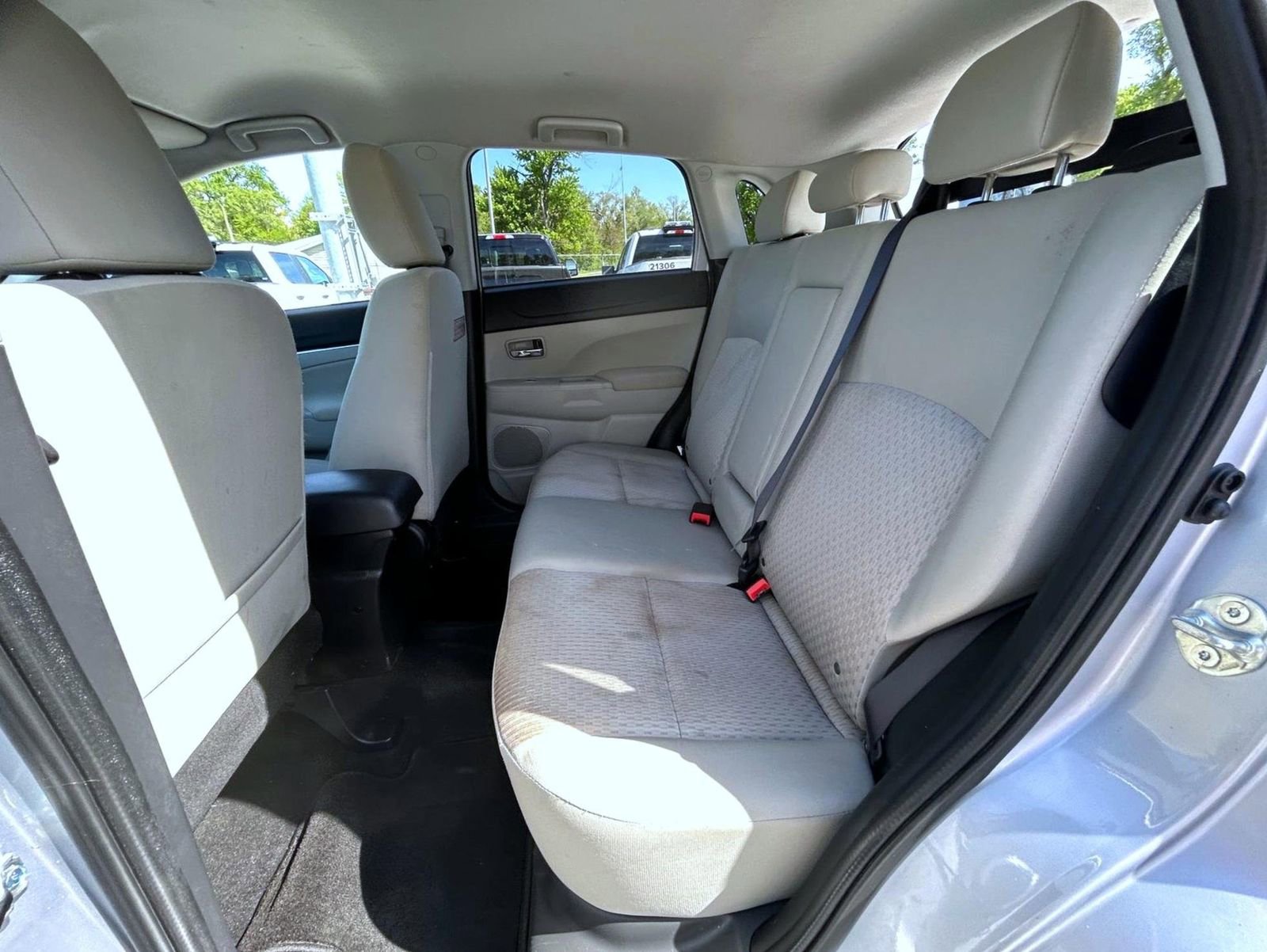 Used 2017 Mitsubishi Outlander Sport SE FWD image 19