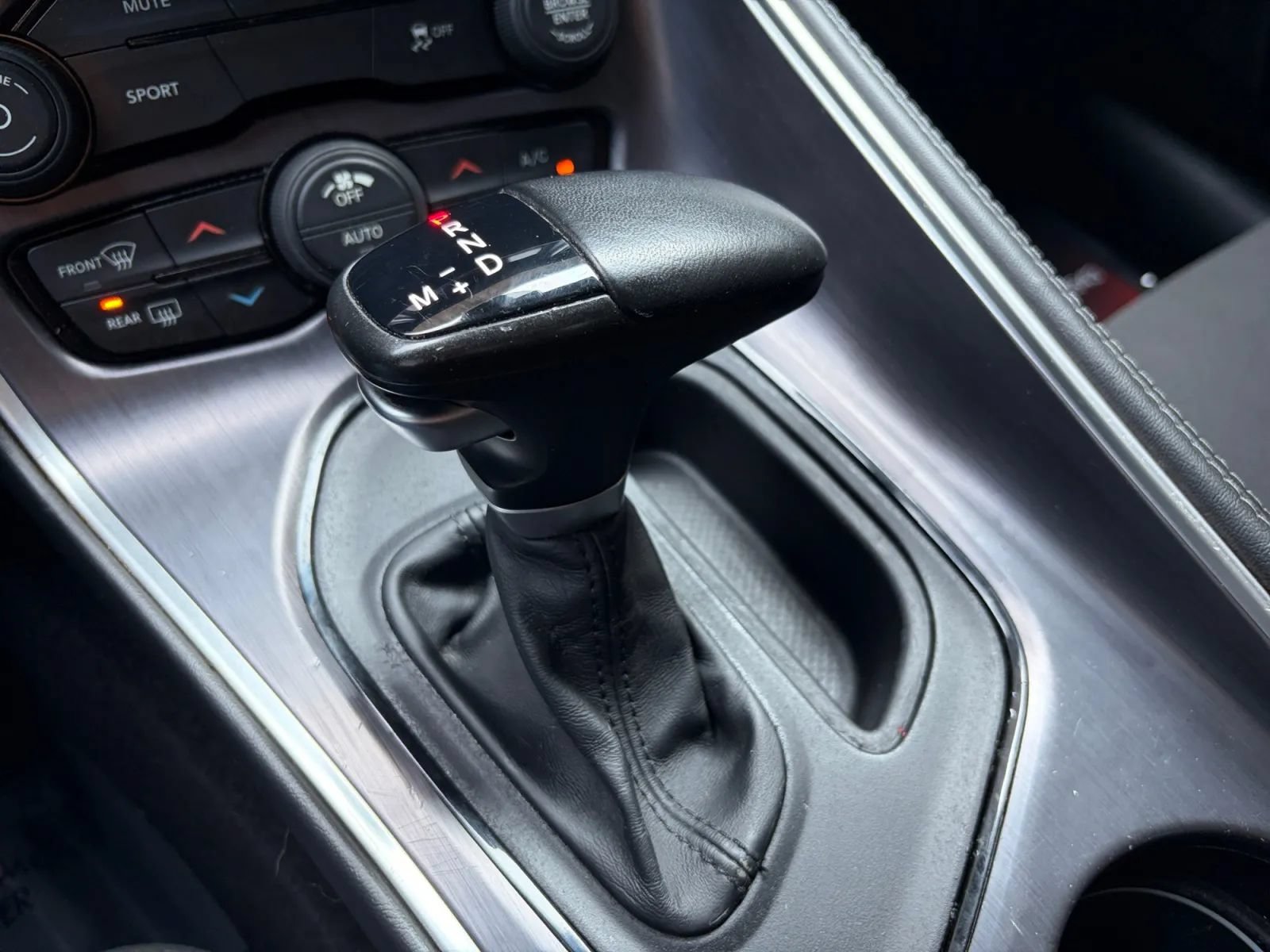 Used 2018 Dodge Challenger R/T RWD image 23