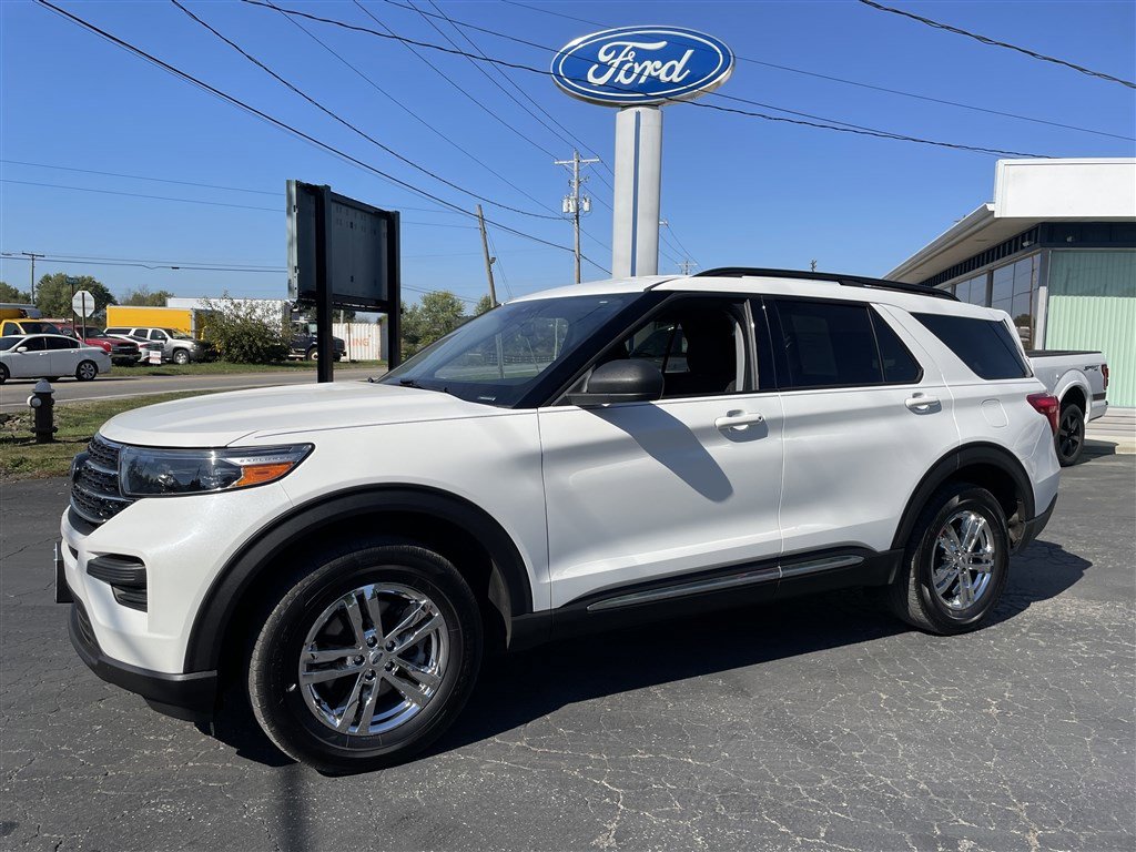 Used 2020 Ford Explorer XLT w/ Comfort Package image 3